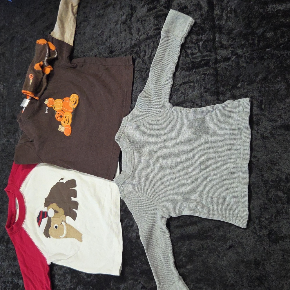 Kids' Festive Clothing Set - Picture 2 of 4